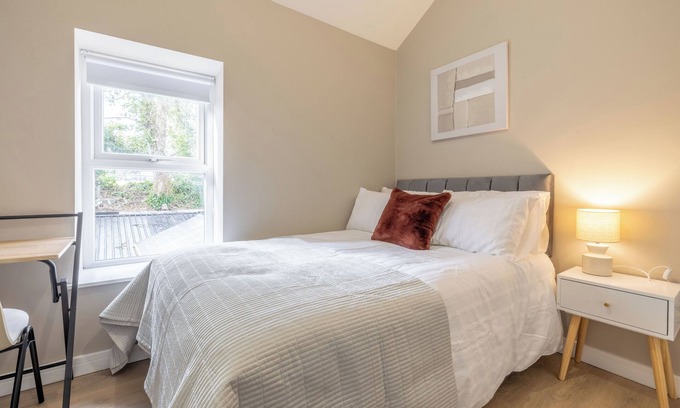 Coleraine Apartment | Coleraine, Northern Ireland - River Bann Rooms (Room 8)