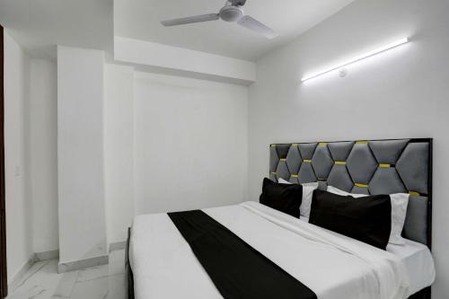 New Delhi Hotel | Collection O 24/7 Hotel