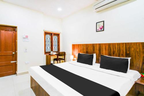 Ameerpet Hotel | Collection O Begumpet Railway Station