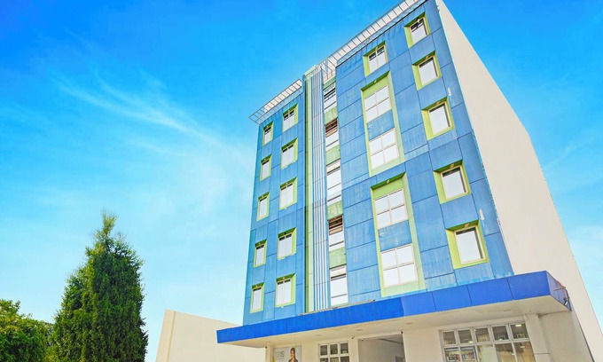 Sampaloc Hotel | Collection O Metro Manila near University Belt formerly 1318 Residences