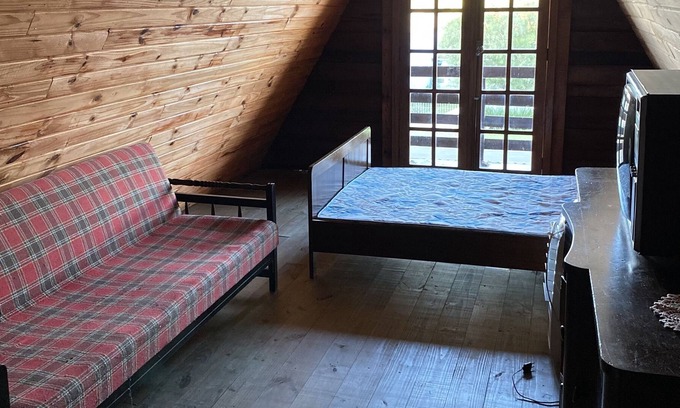 Prudentopolis Ski Chalet | Colonial chalet with antique decor, near the exit to the giant waterfalls