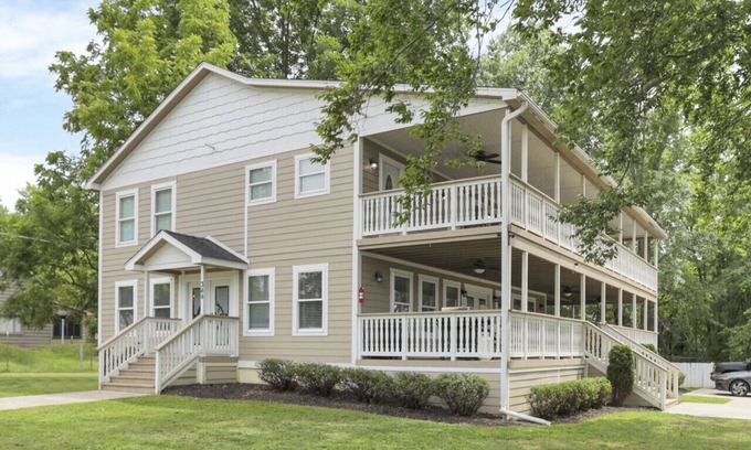 Buckeye Lake House | Colonial on Crane: Hot tub, pet friendly, and boat dock included