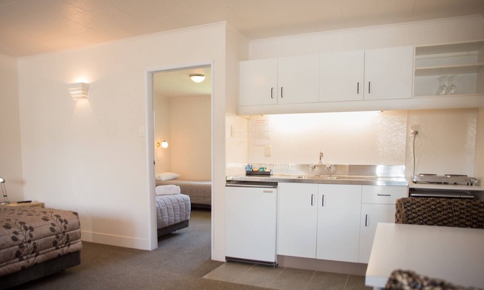 Gisborne Hotel | Colonial on Gladstone