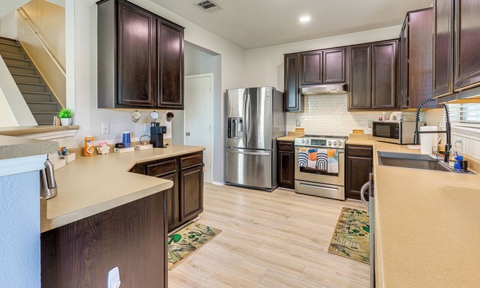 Kyle House | Colorful Kyle Home w/Pool Access: Pets Welcome!