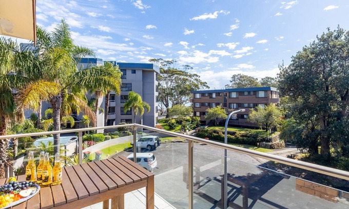 Nelson Bay Apartment | Columbia Views, 2/9 Columbia Close - Aircon, WIFI, Netflix, Views & Boat Parking