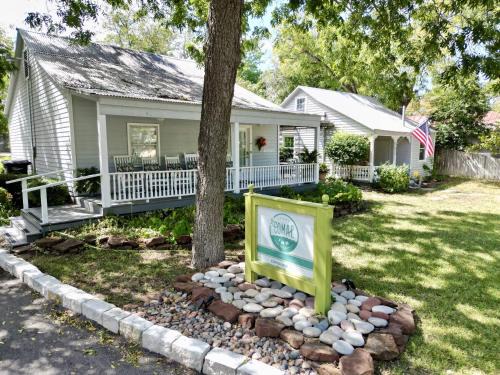 New Braunfels House | Comal Inn