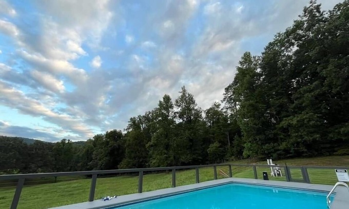 Walland Other | Come enjoy the fall colors!