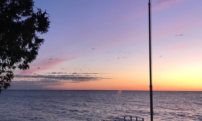Deckerville Cottage | Come have fun on the beach! Right on Beautiful Lake Huron! Only n9 steps down!n