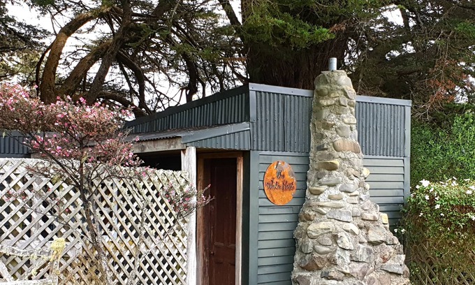 Motu Cabin | Come relax and unwind at The Weka Nest