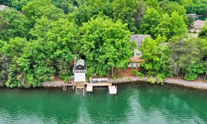 Huddleston House | Come Visit "The Lily Pad"!