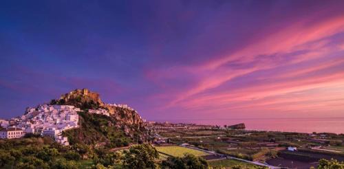 Salobrena House | Comeback LA CASA OCULTA DE LA LUNA