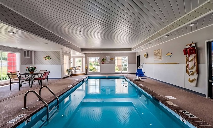 Lexington Resort | Comfort and Convenience! Free Breakfast, Free Parking, Close to Loudoun House