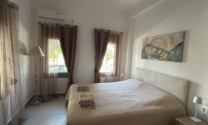 Myrtos Apartment | Comfort apartment with yard in seaside Myrtos village