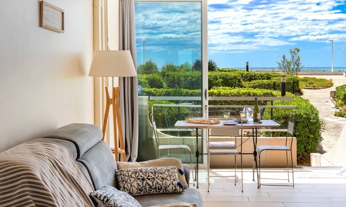 Palavas-les-Flots Apartment | ⛵ Comfort, carefree living and sea views