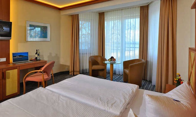 Koelpinsee House | Comfort double room with sea view and roof terrace - Strandhotel Seerose Kölpinsee