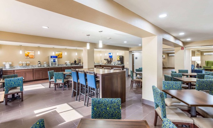 Tad Hotel | Comfort Inn Charleston South
