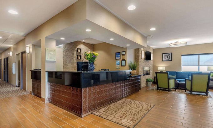 Ellsworth Hotel | Comfort Inn Ellsworth - Bar Harbor