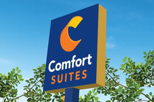 Cochrane Hotel | Comfort Inn & Suites