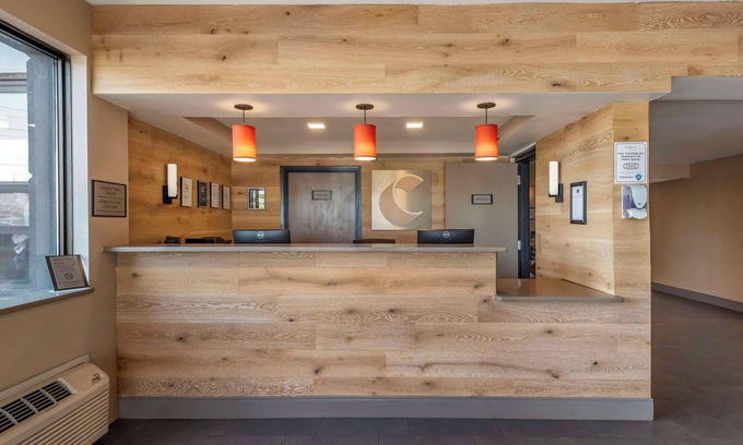 Galeville Hotel | Comfort Inn & Suites Liverpool - Syracuse North