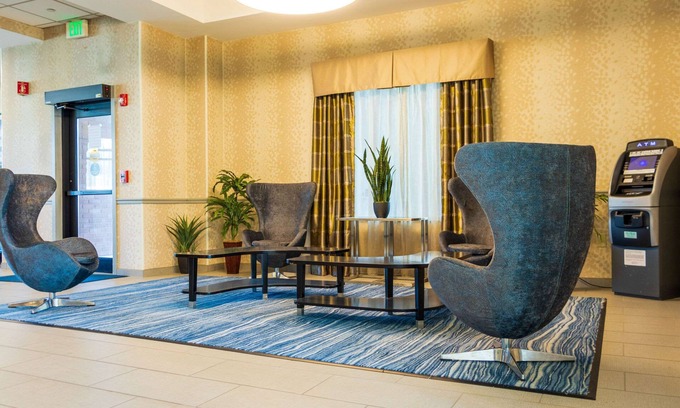 Plainville Hotel | Comfort Inn & Suites Plainville-Foxboro