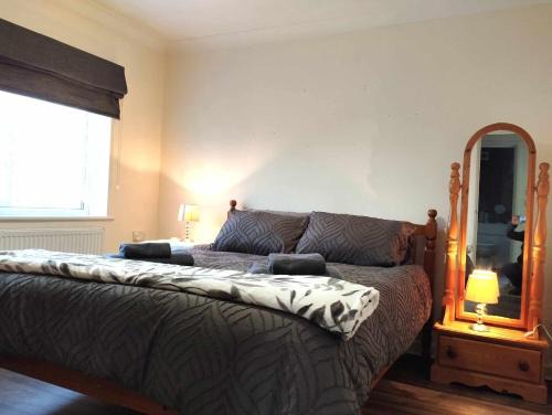 Gosport House | Comfort Private Rooms in Three bedroom House