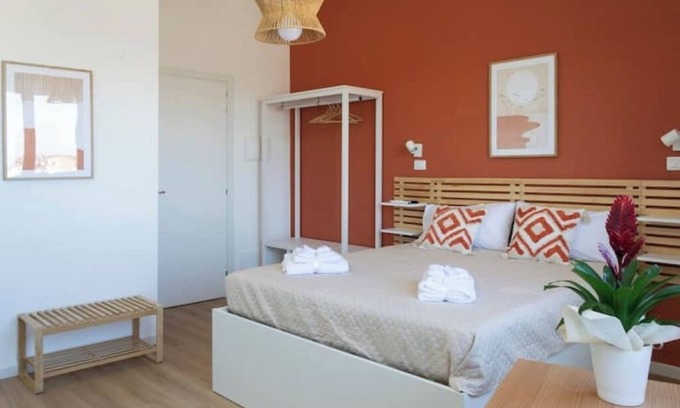 Monte di Pieta House | Comfort Room with Cathedral View - Shared Bathroom