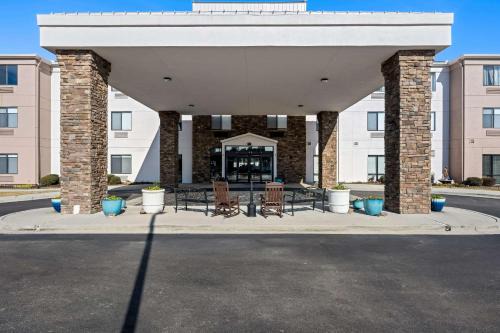 Cullman Hotel | Comfort Suites Cullman I-65 Exit 310