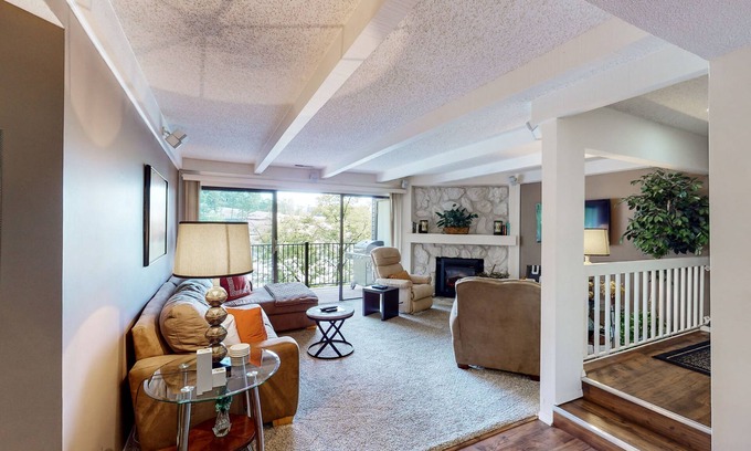 Village of Four Seasons Condo | Comfortable Water's Edge Condo