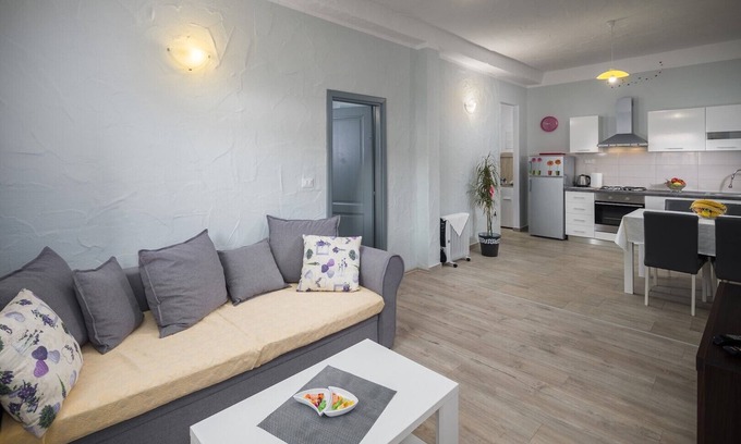 Stranici kod Nove Vasi Apartment | Comfortable new two bedroom apartment near Porec, with private terrace and garden