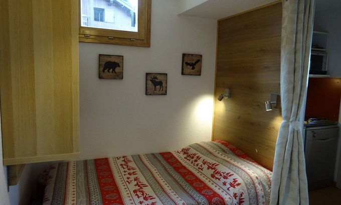 Vallandry Apartment | Comfortable 2-room sunny apartment at the foot of the slopes with balcony