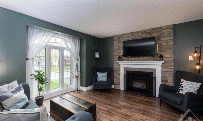 Arnprior House | Comfortable 3bed home in the Ottawa Valley