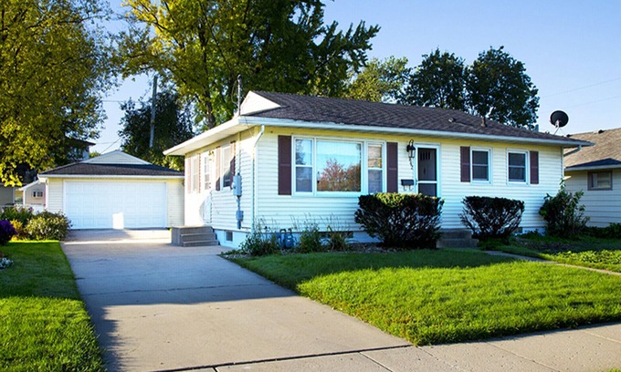 Kutzky Park House | Comfortable 3BR/2BA Home – Walkable to Mayo & St. Mary’s, Pet Friendly