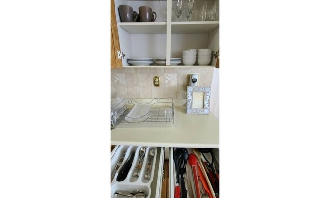 West Edmonton Apartment | Comfortable And Cozy Condo Right across fromWEST EDMONTON MALL with Free Parking