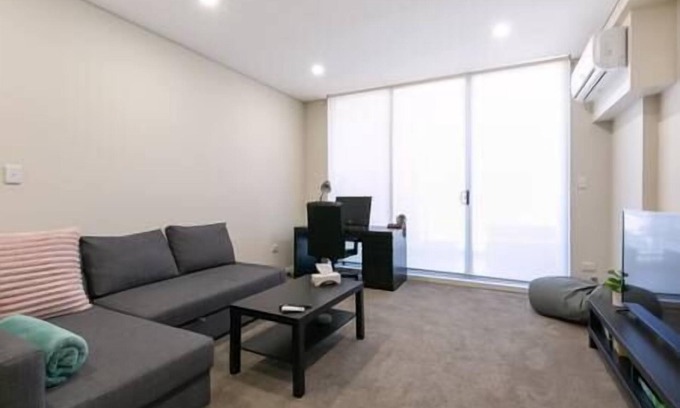 Merrylands Apartment | Comfortable apartment, near Parramatta CBD!