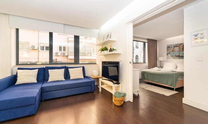 Santo Antonio Apartment | Comfortable Apartment in Marquês de Pombal