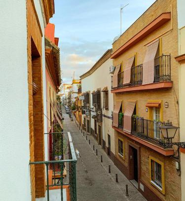 Triana Apartment | Comfortable apartment in Seville, 65 m² with balcony