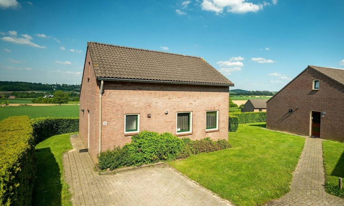 Vijlen House | Comfortable Family Home in Reevallis
