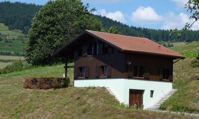 Fresse-sur-Moselle Ski Chalet | Comfortable 9-person chalet at the foot of the Ballon d'Alsace. Calm and relaxation.