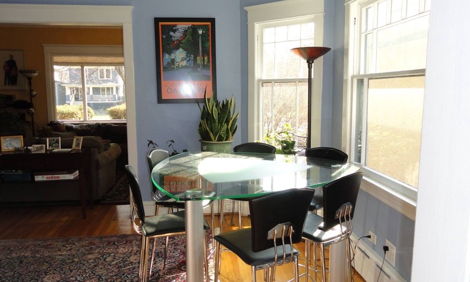 Oak Park Apartment | Comfortable home in historic Oak Park- open For Thanksgiving and Christmas!