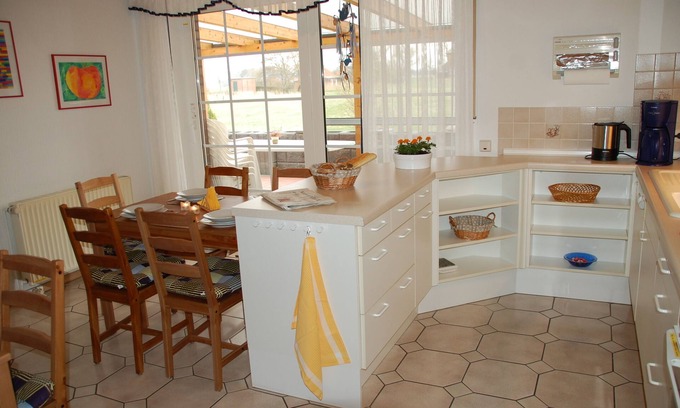 Horumersiel Condo | Comfortable large vacation apartment up to 12 pers. 168sqm WFL top location, ideal for families