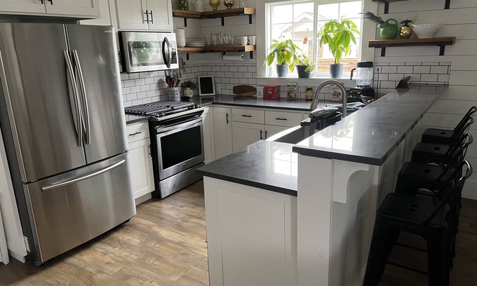 McKinleyville House | Comfortable new home 1 mile from beach w/hot tub & 40 Amp Juice Box EV Charger!