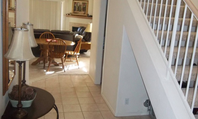 Prescott Country Club House | Comfortable Prescott Country Club Townhome to Relax and Entertain Guests