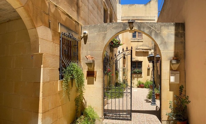 Xaghra Villa | Comfortable, Relaxing, Luxury, POOL, BBQ, TV, WiFi