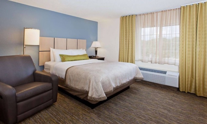 Westchase House | Comfortable Stay! FREE Parking, Pets Allowed, Near Sharpstown Park Golf Course!