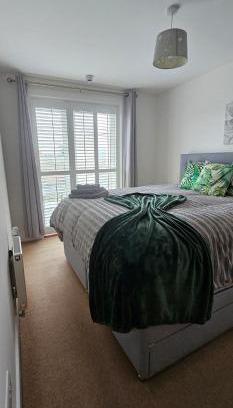 Dudden Hill Apartment | Comfortable Two Bedroom Flat For 6 People's