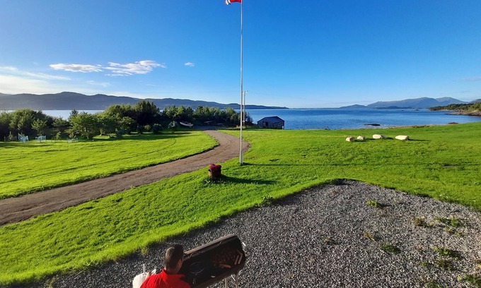 Frei Apartment | Comfortable vacation apartment with a view of the water.