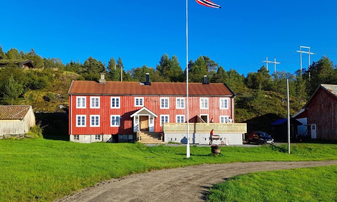 Frei Apartment | Comfortable vacation apartment with a view of the water.