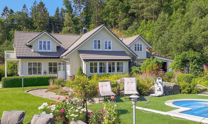 Mandal House | Comfortably furnished country house with pool and large garden.