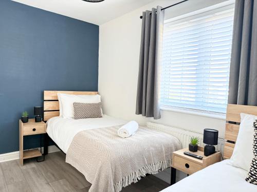 Port Talbot House | Comfy 2 Bed Home - Port Talbot - 10 Min Walk From Beach