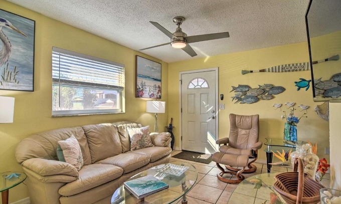 Downtown Dunedin House | Comfy Dunedin Escape 1 Block to Main Street!